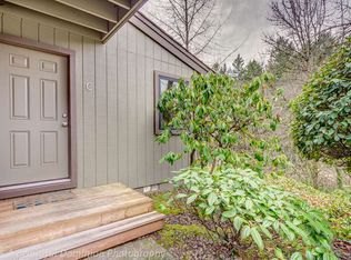 7716 SW Barnes Rd UNIT C, Portland, OR 97225