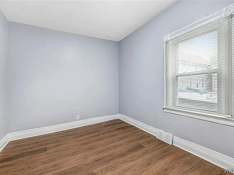 405 W Ferry St #LOWER — Photo 12