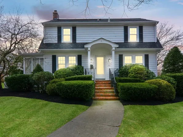 32 Baker St, Foxboro, MA 02035
