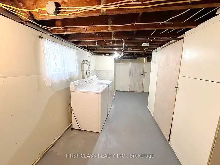 9 Grantham Ave S — Photo 46