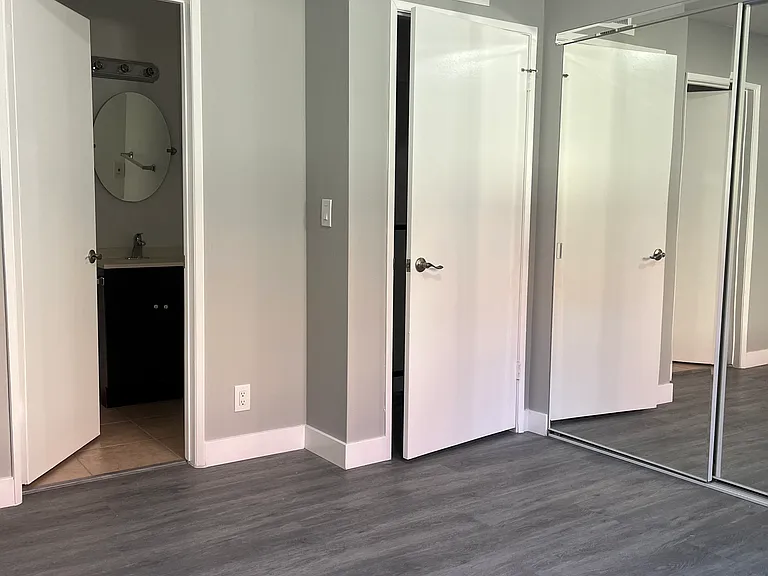 Lincoln Gardens Townhouse Apartments — Photo 19