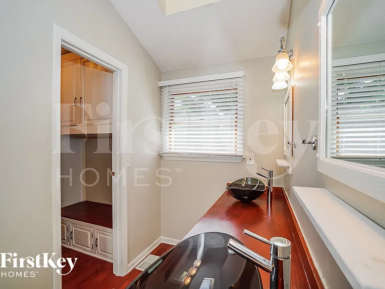 2712 Willow Glen Rd — Photo 13