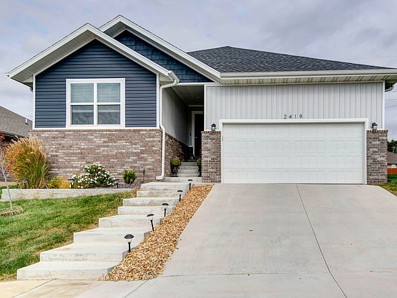2nd image of 2419 W Twin Lakes Drive