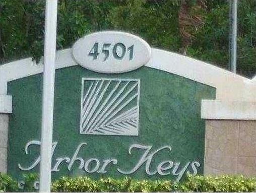 2nd image of 4441 Treehouse Ln #B