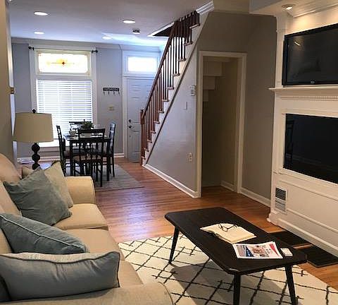 Living/Dining Room Area