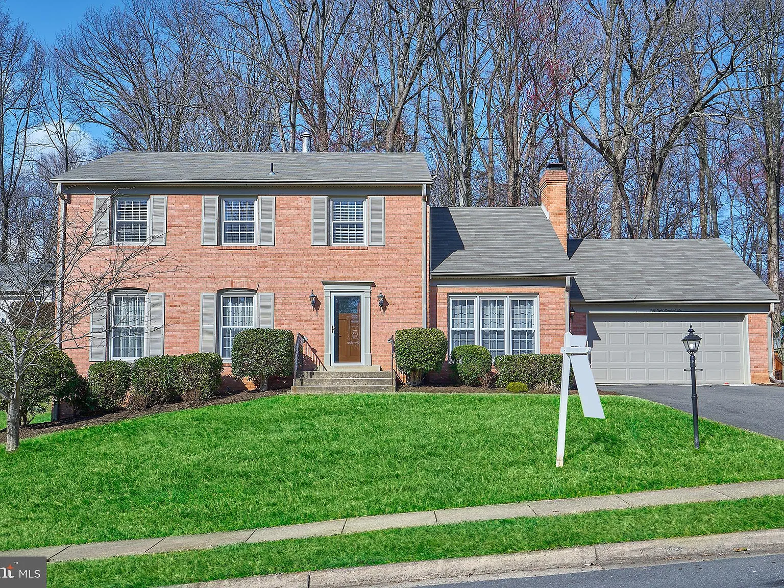 5 bed, 3.5 bath, 2522 sqft, $6,500 — Photo 2