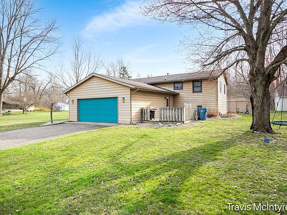 3rd image of 605 Beechwood Dr