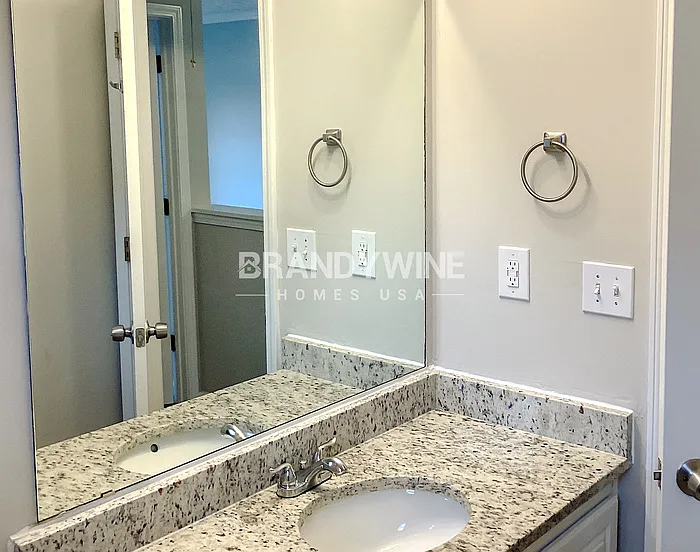 2025 Newton Estates Dr — Photo 35