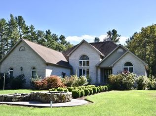 163 Gammons Rd, Acushnet, MA 02743