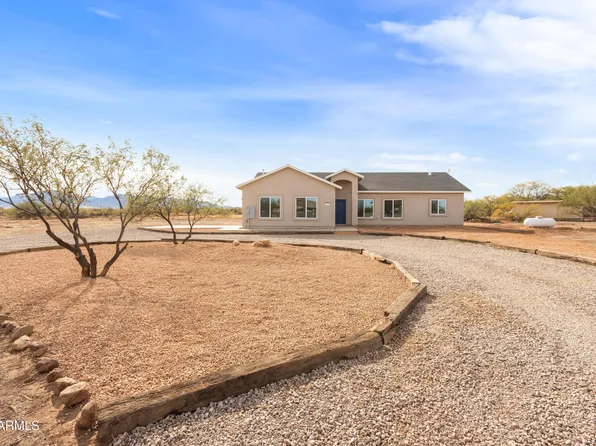 2113 S Ellie Way, Huachuca City, AZ 85616