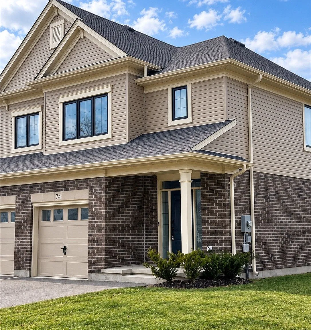 4 bed, $2,500 — Photo 1