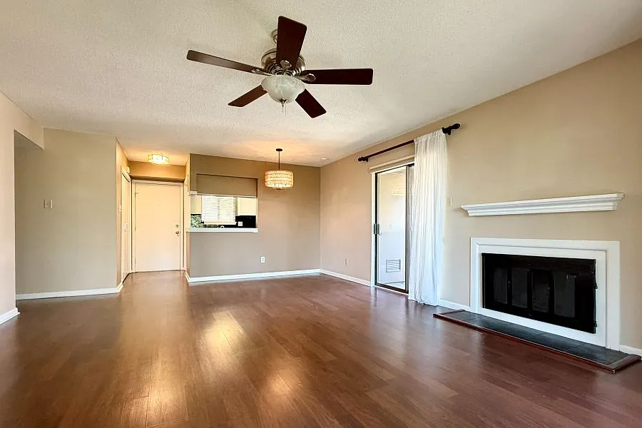 2 bed, 1062 sqft, $1,550 — Photo 4