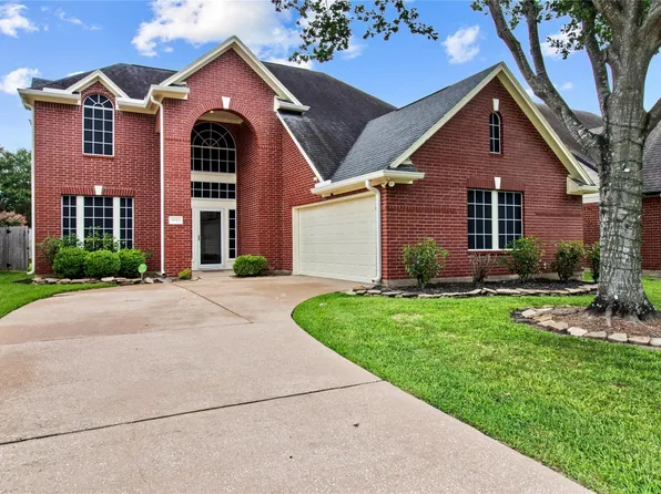 10902 Spruce Dr N, La Porte, TX 77571