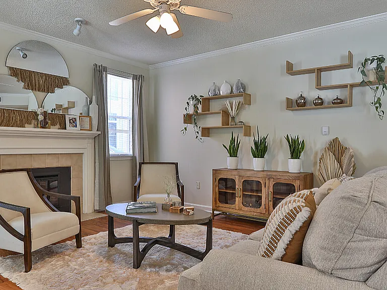 Living Room (2)