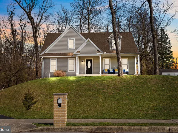 1301 Jefferson Dr, Middletown, PA 17057