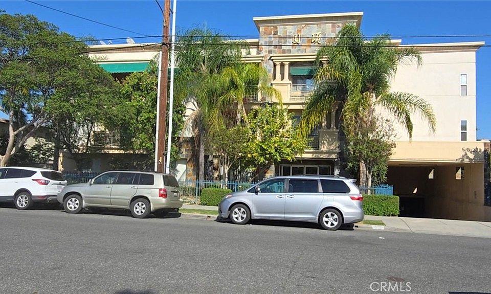 1st image of 208 N Lincoln Ave APT 305