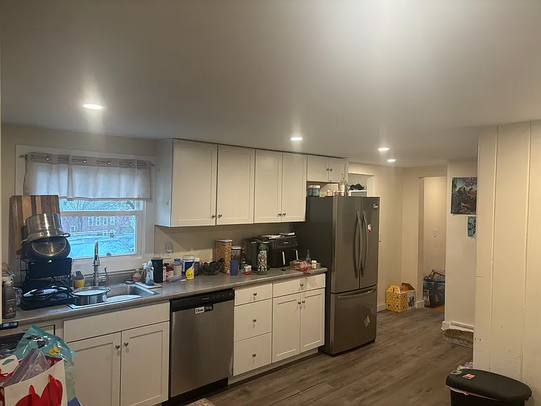 104 College Hl — Photo 18