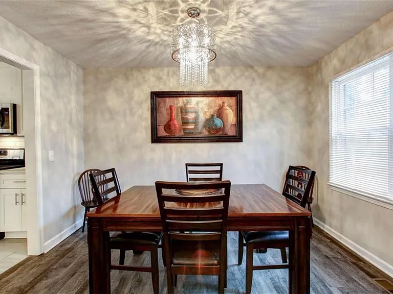 Shannon Ln — Photo 3