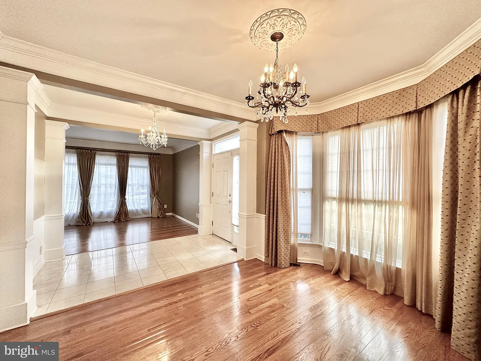 3 bed, 3.5 bath, 2350 sqft, $5,500 — Photo 4