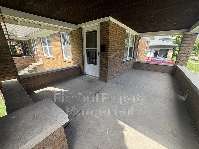 2 bed, 1.0 bath, $1,000 — Photo 4