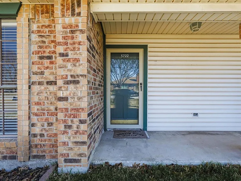 5722 Westchase Dr — Photo 4