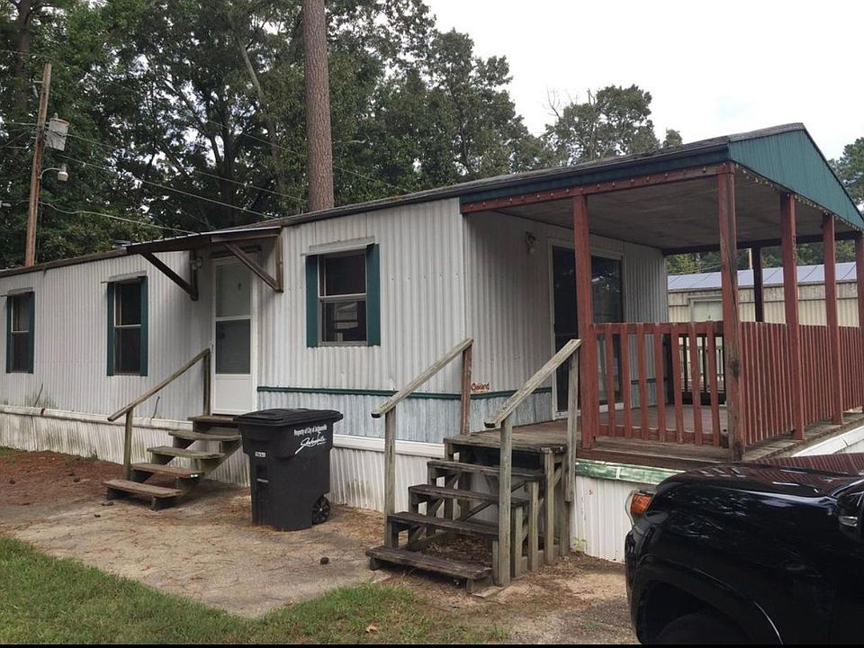 1st image of 1400 Pine Dr
