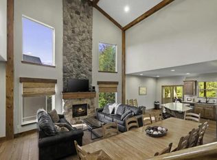 166 Streamside Dr, Hollister, MO 65672