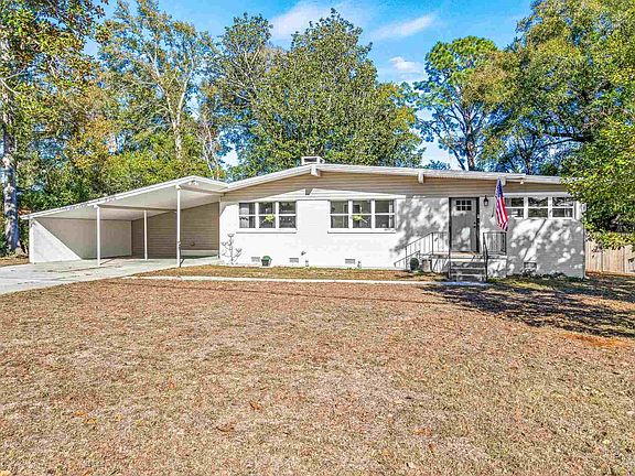 3rd image of 3610 Bayou Blvd