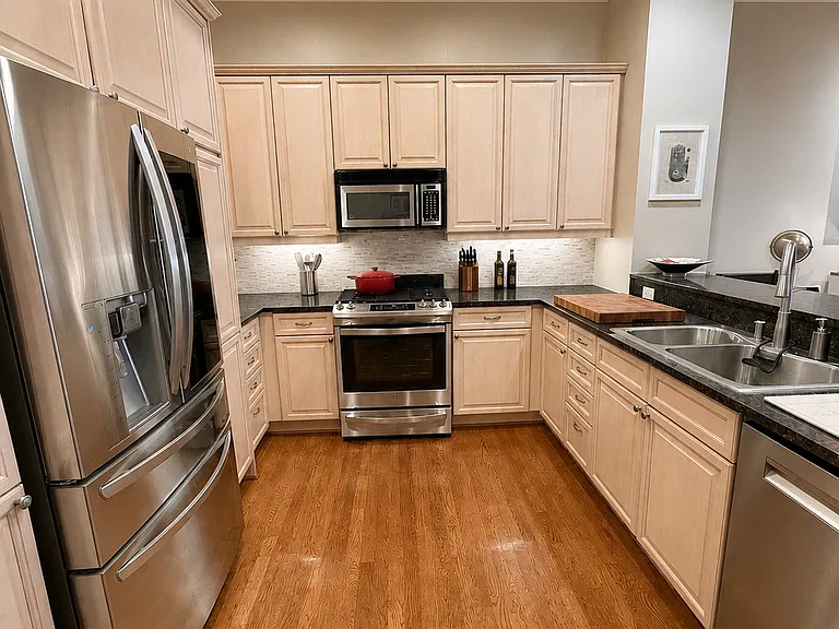 3906 Travis St — Photo 11