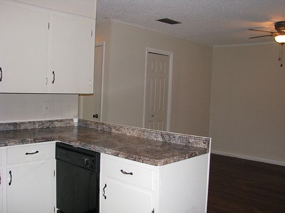 4th image of 5 Amber Ln