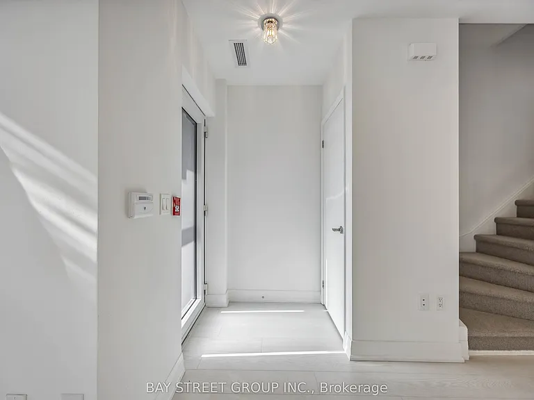 30 Gibbs Rd #Townhouse 101 — Photo 3