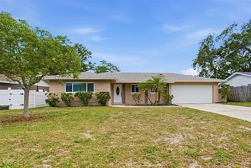 2465 Brentwood Dr Photo 1