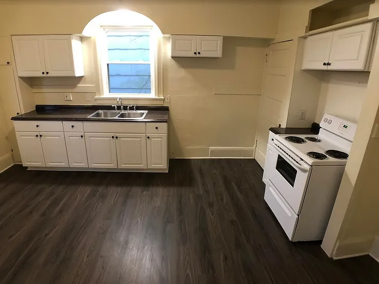 802 Punta Gorda Ave — Photo 4
