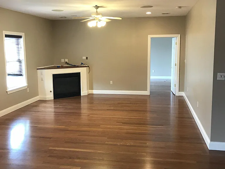 910 Main St #3B — Photo 4