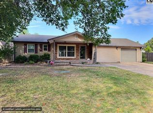 921 Lawrence St, Pratt, KS 67124