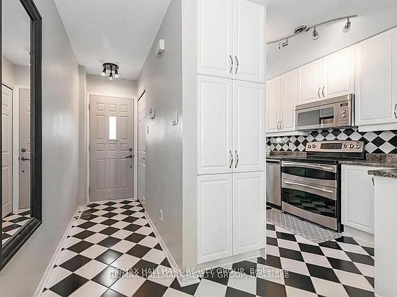 4th image of 395 Bell St S #5