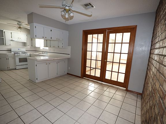3rd image of 1815 Nightingale Cir