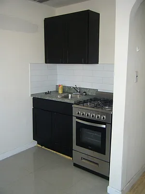 Rented by 5 Boro Realty Corp | media 6