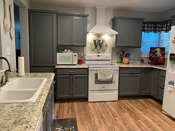 2nd image of 302 Cypress Bend Dr