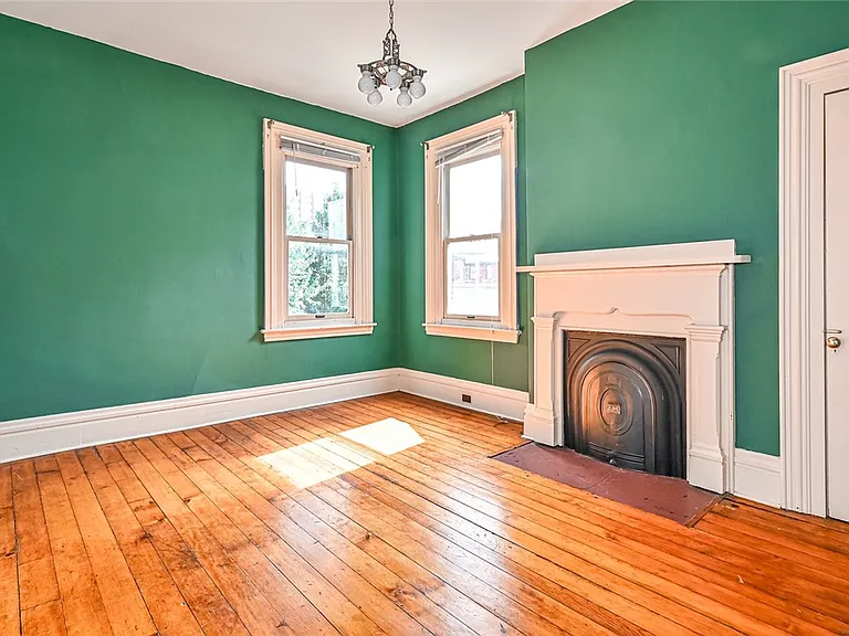617 Avery St — Photo 19