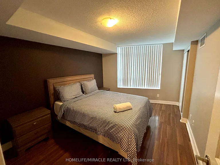 330 Burnhamthorpe Rd W #510 — Photo 12