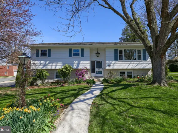 215 E Washington Ave, Wernersville, PA 19565