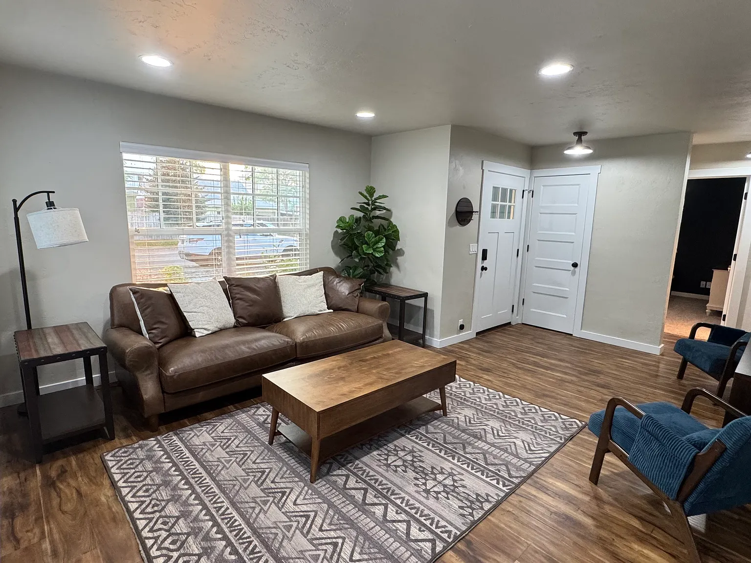 4 bed, 1814 sqft, $3,950 — Photo 4