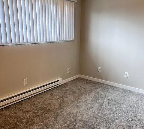 4th image of 1043 Midway Dr NE