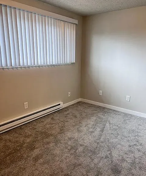 1043 Midway Dr NE — Photo 4