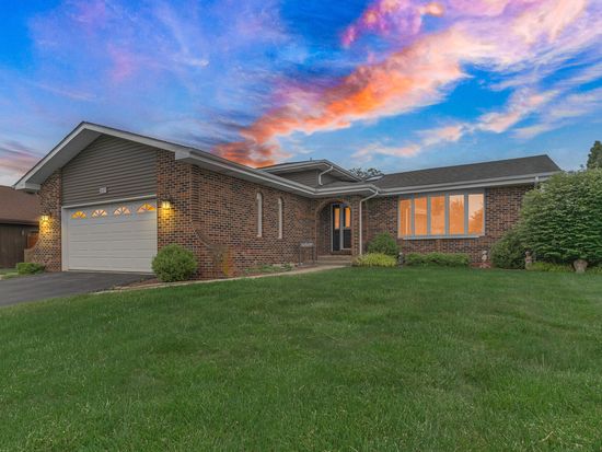 237 Tal Dr, Schererville, IN 46375