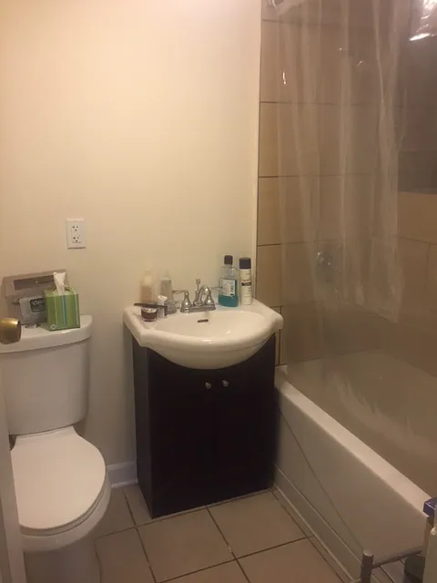 Photo 1 of 7 - 1513 N Fairfield Ave #G - Chicago, IL Bathroom - 1513 N Fairfield Ave #G