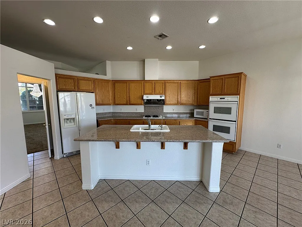 4 bed, 2.5 bath, 2689 sqft, $2,445 — Photo 3