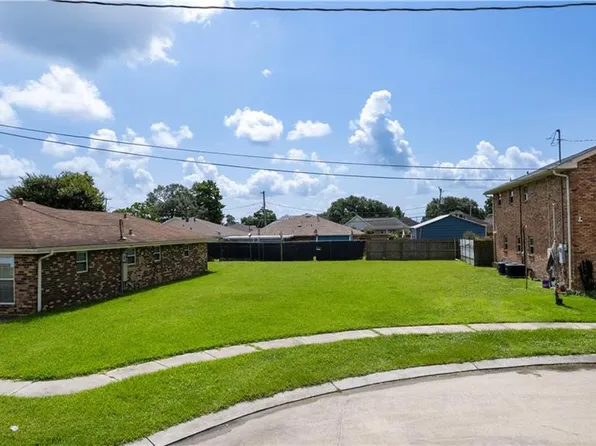 3301 Charles Ct, Chalmette, LA 70043