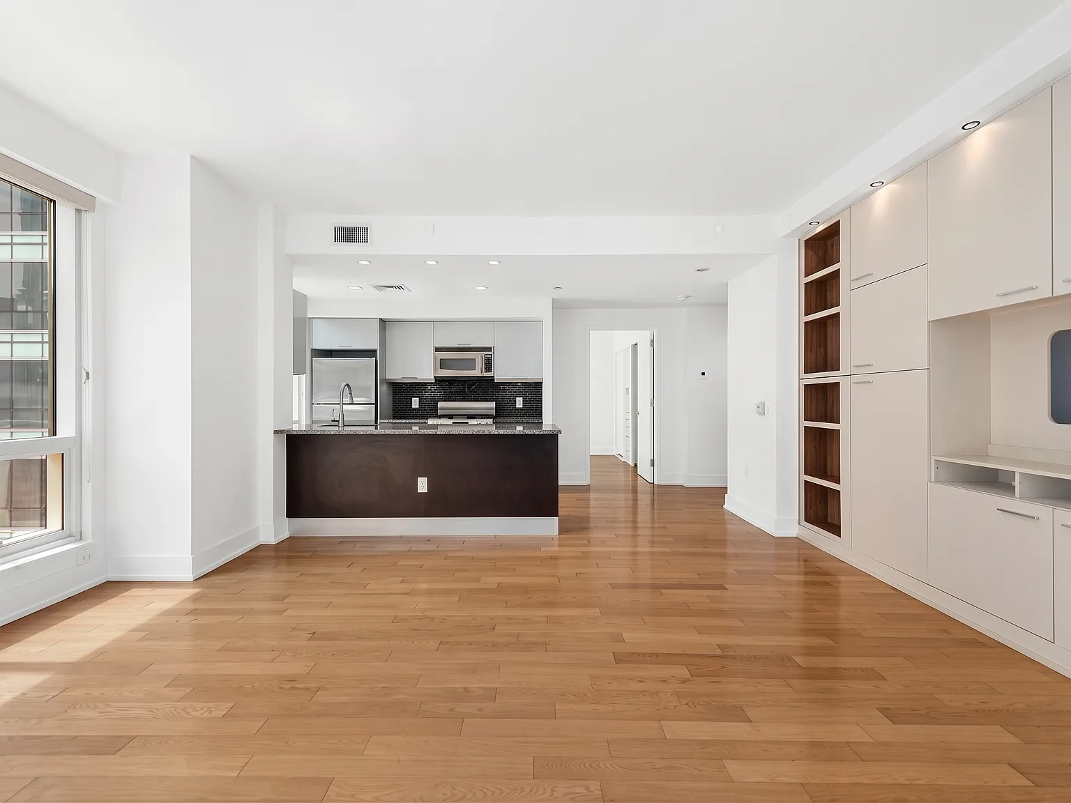 350 West 42nd Street — Photo 4